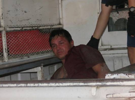 Sujeto que ingresó al bar y agredió a seguridad.