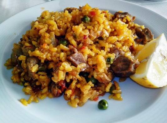 Así puedes preparar un arroz con cabeza puerco, a falta de jamón ahumado