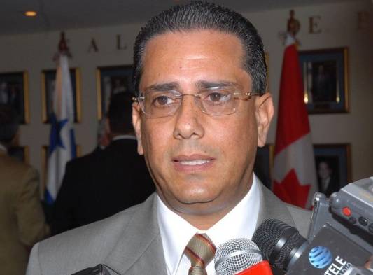 Benicio Robinson logra imponerse en el PRD