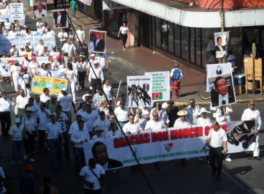 La marcha arrancó desde el barrio San Mateo y durante el recorrido pedían que se frenaran los hechos delictivos