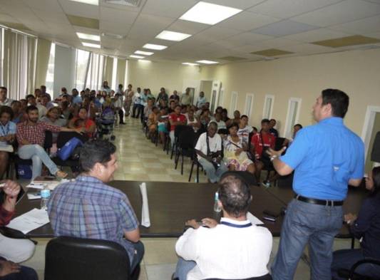 Afectados del incendio de San Felipe recibieron la información.