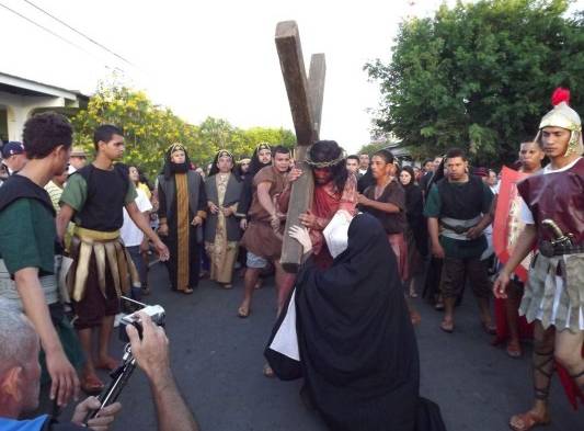 Se trata de la muerte y resurrección de Jesucristo.