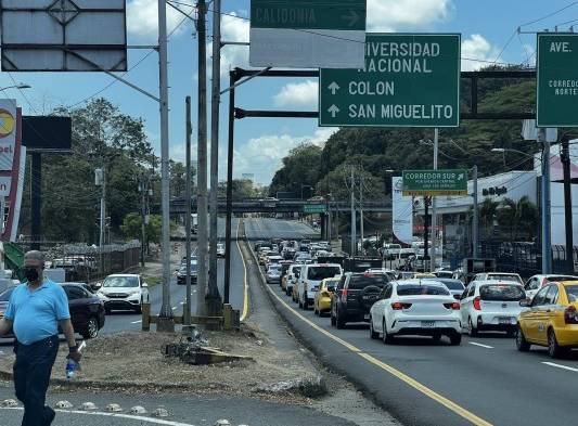 Jubilados y pacientes: Asamblea y Transístmica cerradas por protestas