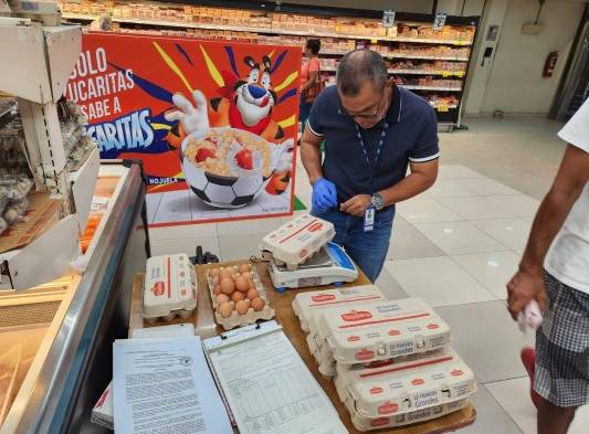 Acodeco pide que los comercios mantengan sus huevos en buen estado 