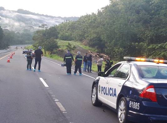 El hombre fue impactado por un vehículo sedán.