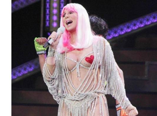 ¿La nueva Miley Cyrus o Miley es la nueva-vieja Cher?