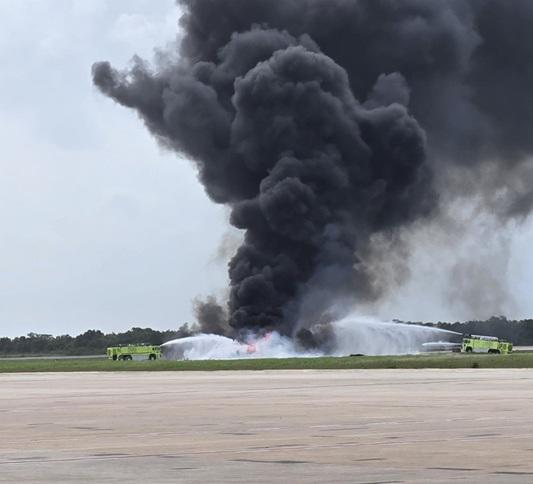 [VIDEO] ¡Aterrizaje de emergencia termina en tragedia! Mueren piloto y copiloto