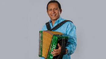 Nenito Vargas y Los Plumas Negras llegan con nuevos ‘Suspiros de Amor’