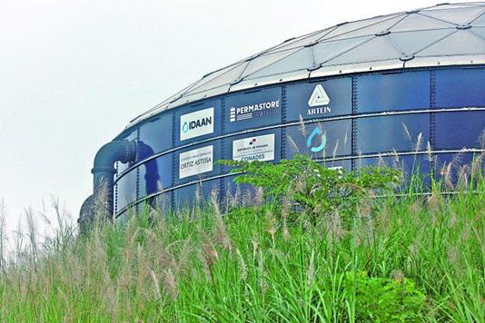 El tanque de agua de San Lorenzo tiene una capacidad de 1,800 ,000 galones.