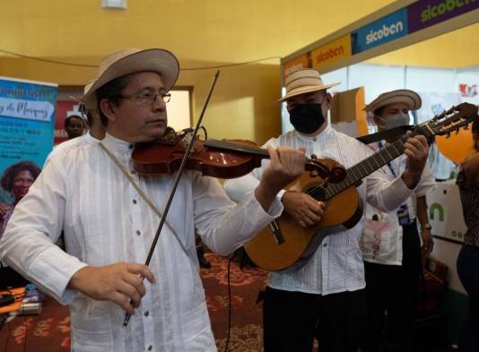 Siete personalidades de la cultura local contaron sus experiencias en la FIL 2022