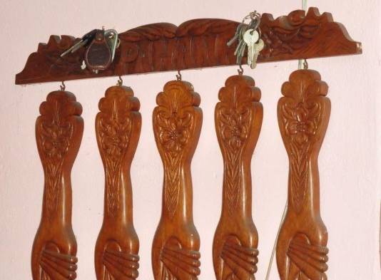 Decoraciones se mantienen en su casa.