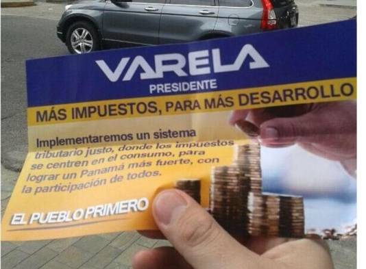 Las volantes las repartían en estaciones del Metro.