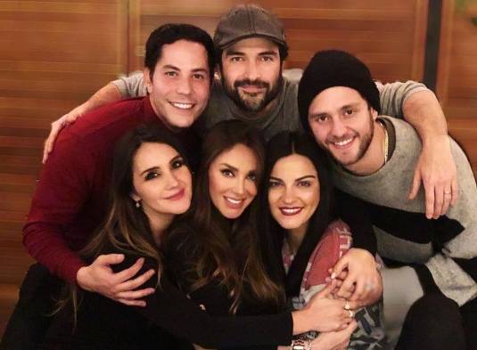 Famosos comparten en redes sociales llegada del 2020