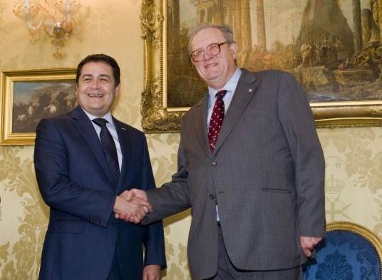 El histórico ‘día de los cuatro papas’