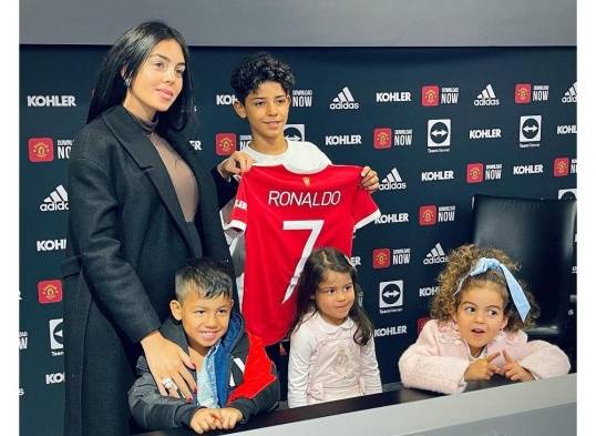 Hijo de Cristiano es fichado por el Manchester United a sus 11 años de edad