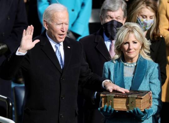 Biden jura el cargo y se convierte en el presidente número 46 de EE.UU.