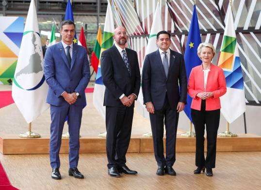 De izquierda a derecha, Pedro Sánchez, presidente del Gobierno de España; Charles Michel, presidente del Consejo Europeo y Ursula von der Leyen, presidente de la Comisión Europea.