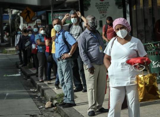 Minsa: 13 fallecidos y mil 21 casos nuevos de covid-19 se registran este sábado