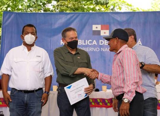 Tarjetas claves, mochilas, kits de herramientas, enseres y suplementos alimenticios llegan a Darién