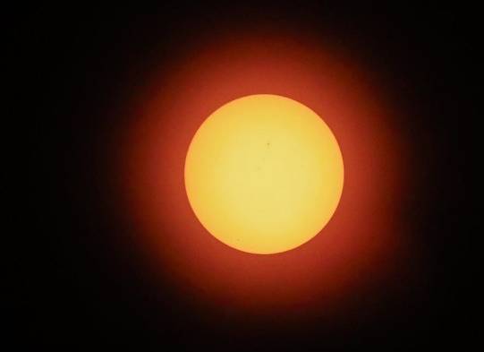 Vistas del Sol hoy, previo al eclipse.