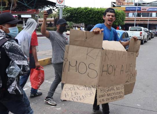 Nueva caravana migrante en el sur mexicano amenaza con salir hacia EE.UU