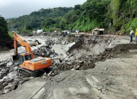 Deslizamiento de tierra pone en riesgo la vía principal de Cerro Punta