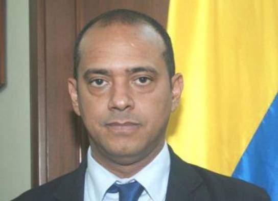 Emilio Morales, senador.