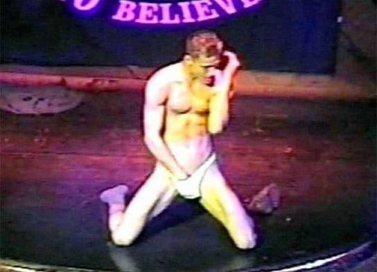 Usuaria de Twitter filtró las fotografías de hace una década atrás.