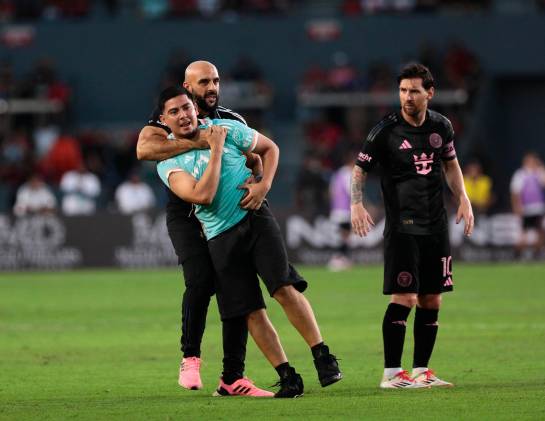 Guardaespaldas de Messi le tira piedra a Panamá