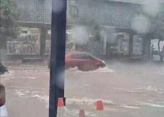 La calle del área de La Cresta.