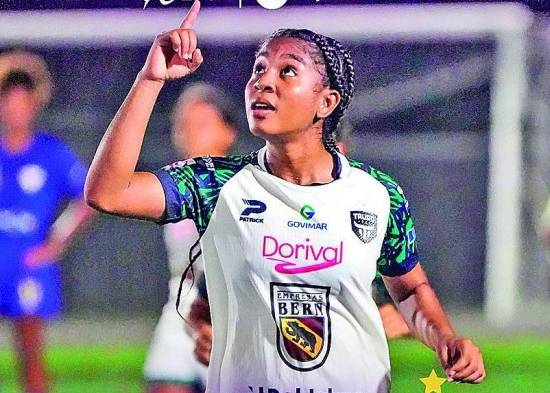 Sherline King, delantera del Tauro FC..