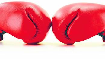 Le temen al poder que tiene en sus puños