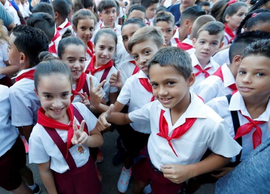 Cuba abre curso escolar con casi 2 millones de alumnos y más maestros