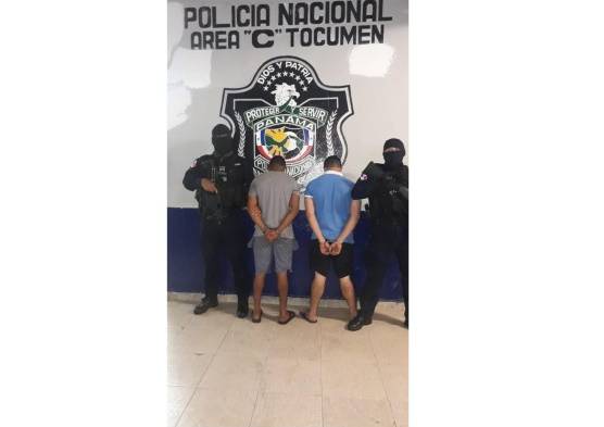 Presunta droga, pesas y pistola son halladas tras allanamiento en Tocumen 