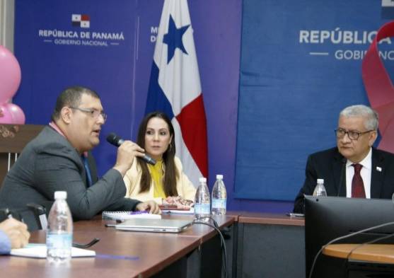 Empresarios colombianos instalarán fábrica de medicamentos en Panamá