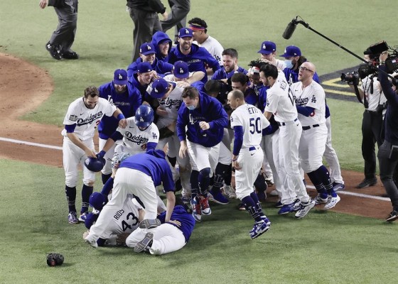 Dodgers ganan séptimo título de la Serie Mundial