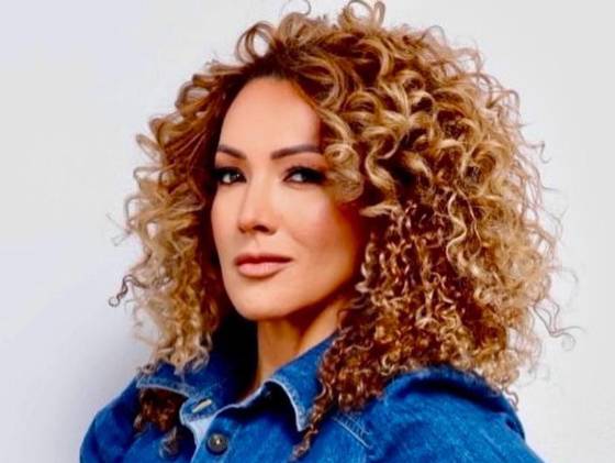 Redes Sociales/@erikaender