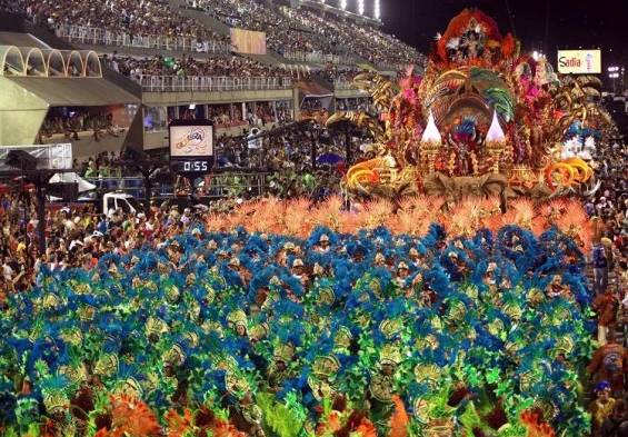 Integrantes de la escuela Beija Flor.