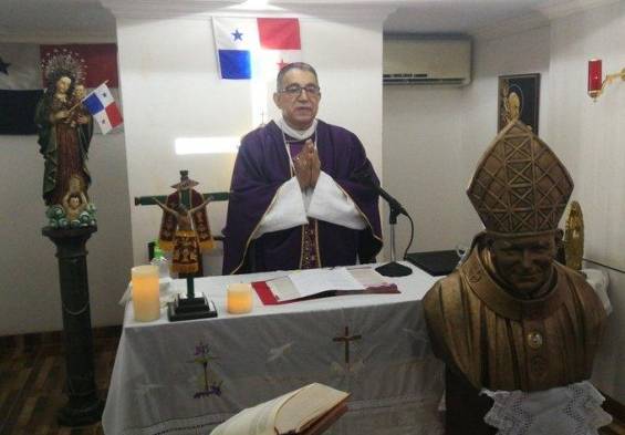 Monseñor Ulloa pide por los periodistas panameños 