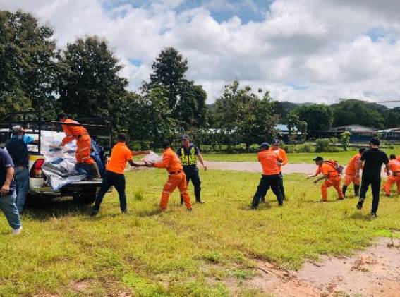 Asistencia humanitaria a diferentes comunidades de veraguas que se mantienen incomunicadas