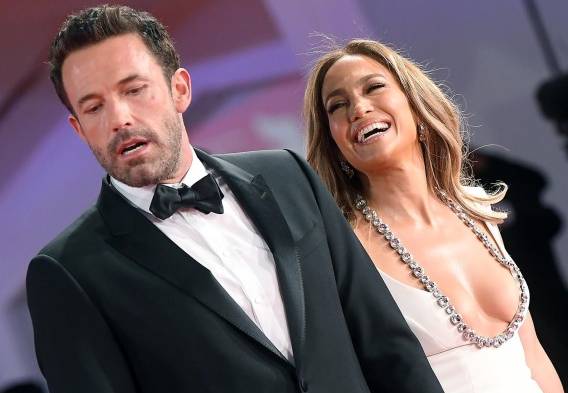 Jennifer Lopez anuncia su compromiso con Ben Affleck (por segunda vez)