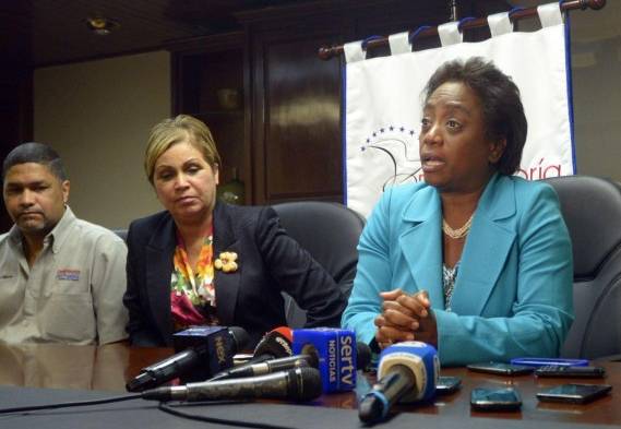 La Ministra de Educación Lucy Molinar no les llevó la respuesta a los docentes.