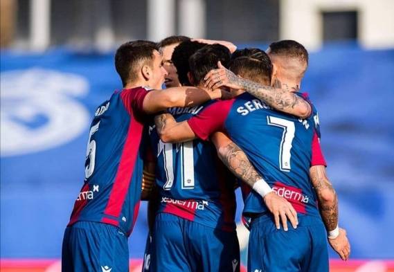 1-2. El Levante aleja más al Real Madrid de la Liga