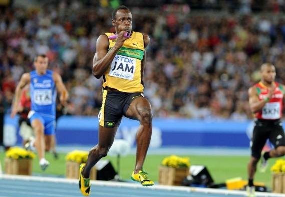 El velocista jamaiquino Usain Bolt vuelve a la pista.
