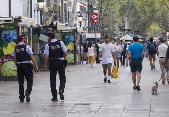 La información señaló que el joven se encuentra fuera de peligro.