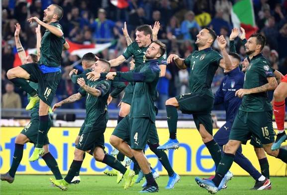 Noruega deja fría a España; Italia, a la Eurocopa