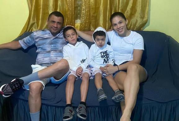 Con alma de madre, Nataly retiene su corona