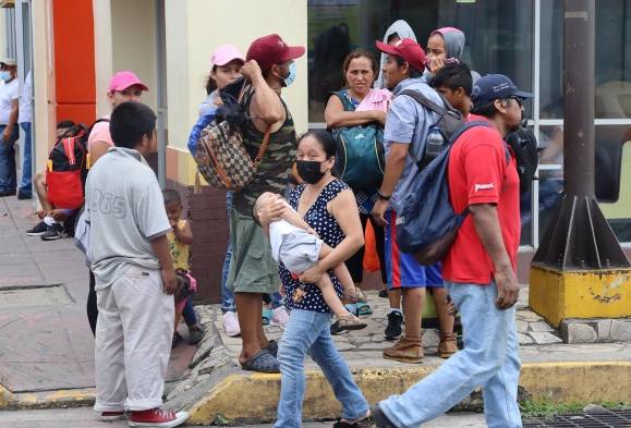 Nueva caravana migrante en el sur mexicano amenaza con salir hacia EE.UU