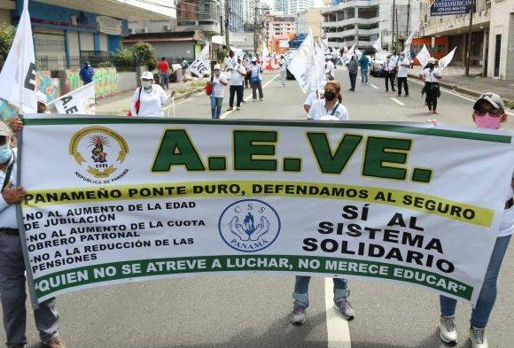 Gremios docentes anuncian nuevas acciones de protesta