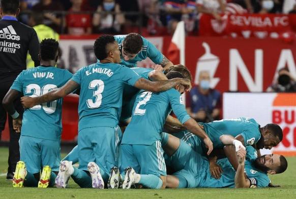 El Real Madrid resucita en Sevilla para dar un golpe a LaLiga